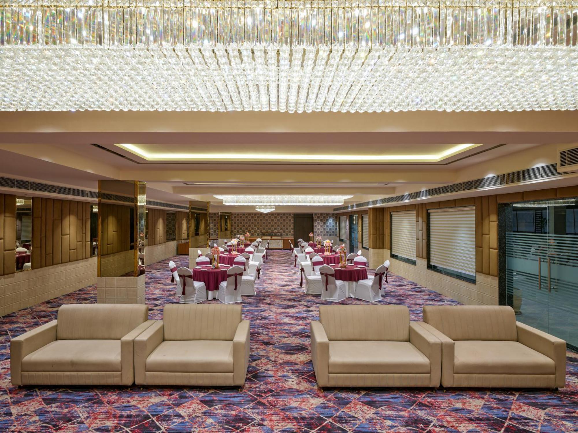 Regenta Place Gwalior Exterior photo